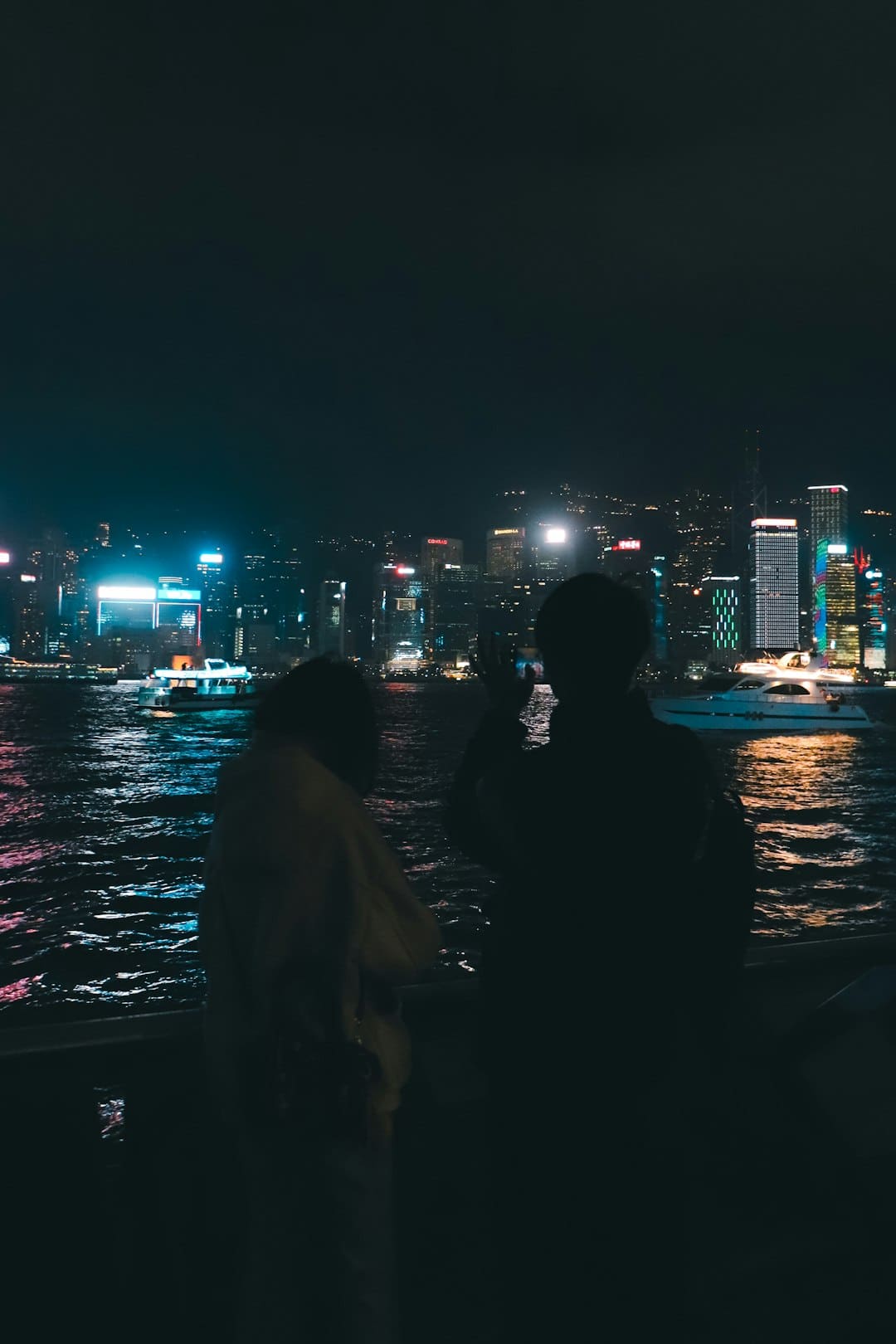 多次被拍到手背发黑，特朗普发展到哪个程度了？